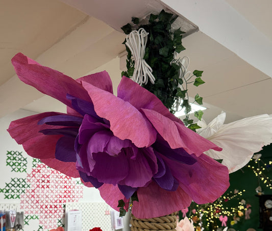 Workshop - Blomsterlampe/vægblomst i crepepapir 1. februar 2026 (digital billet)