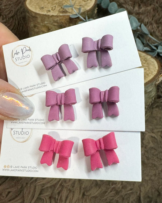 Små sløjfe ørestikkere - Hot Pink