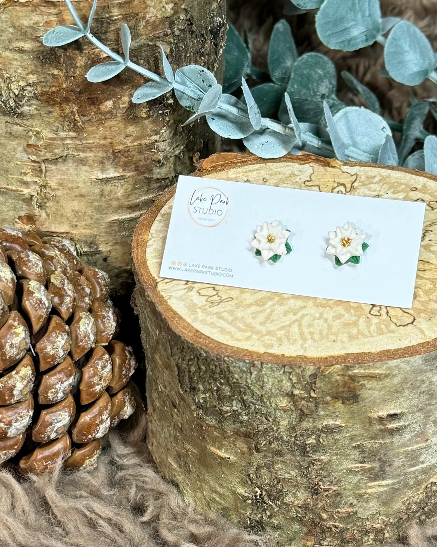 Små poinsettia ørestikkere - Hvid