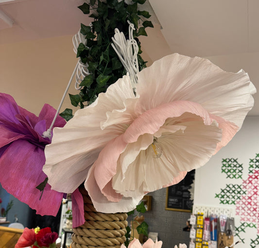 Workshop - Blomsterlampe/vægblomst i crepepapir 1. februar 2026 (digital billet)