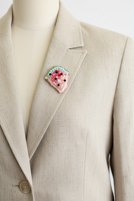 Lyserød melon – håndbroderet unika broche