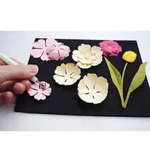 Marianne Design Flower Shaping Set