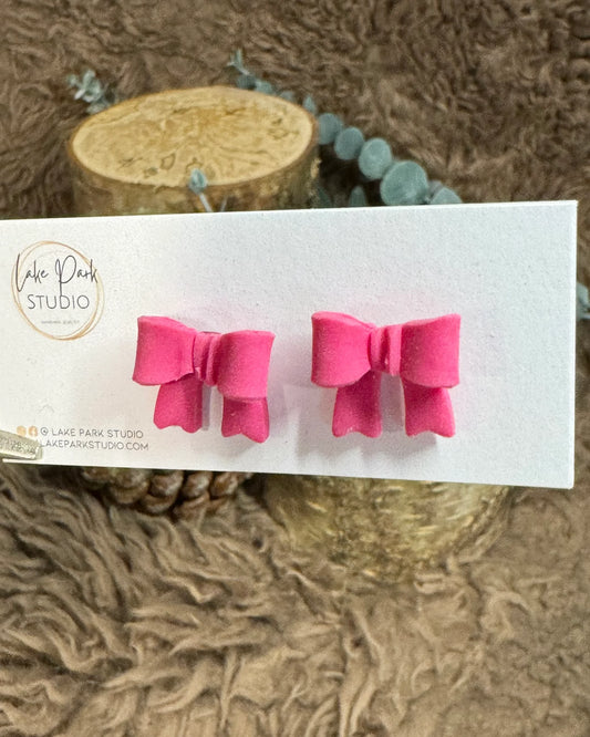 Små sløjfe ørestikkere - Hot Pink