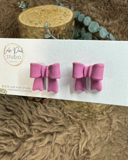 Små sløjfe ørestikkere - Blomme