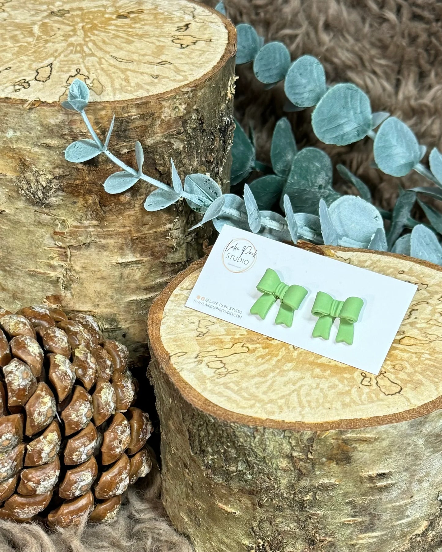 Små sløjfe ørestikkere - Æblegrøn