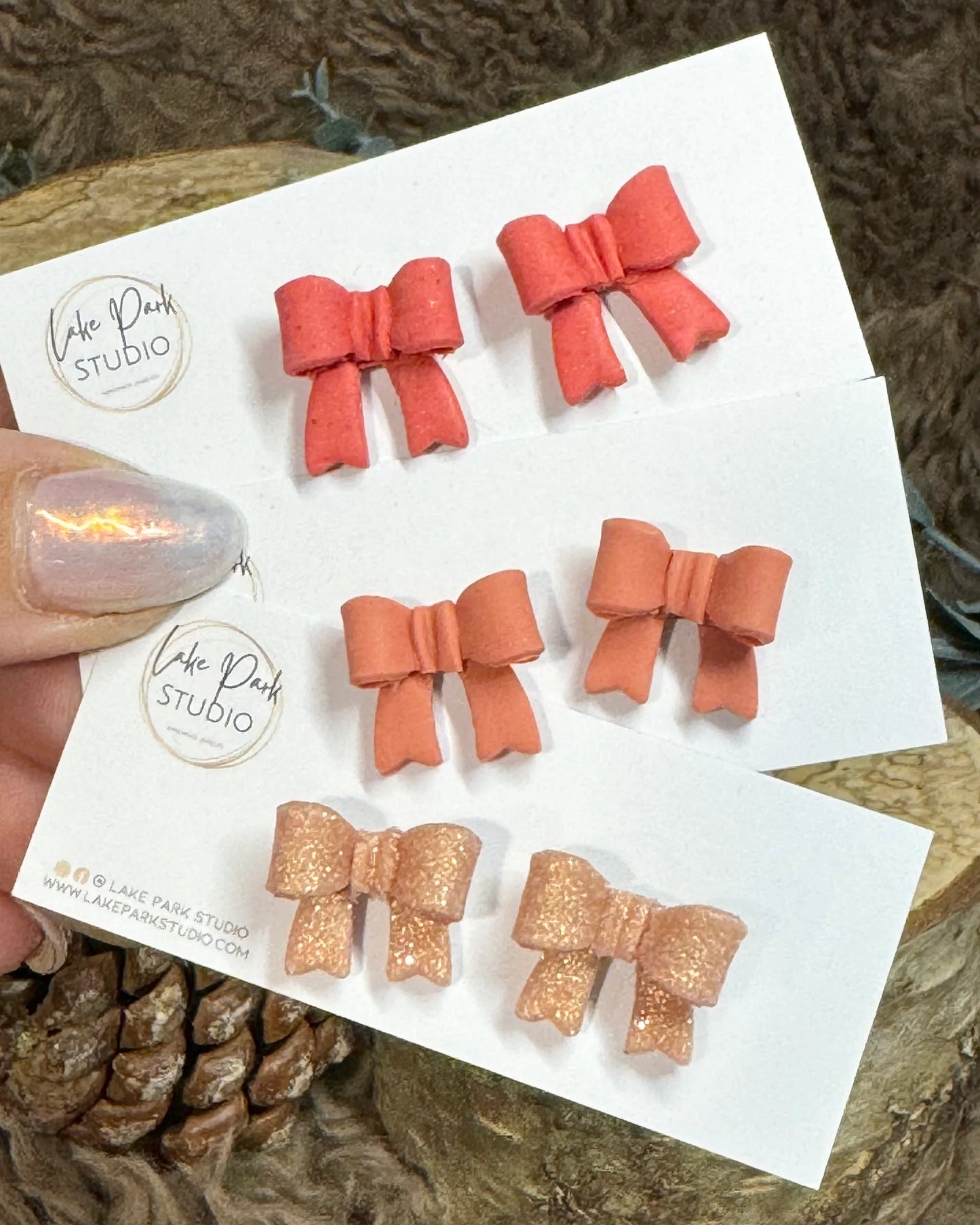 Små sløjfe ørestikkere - Rose Gold Glitter